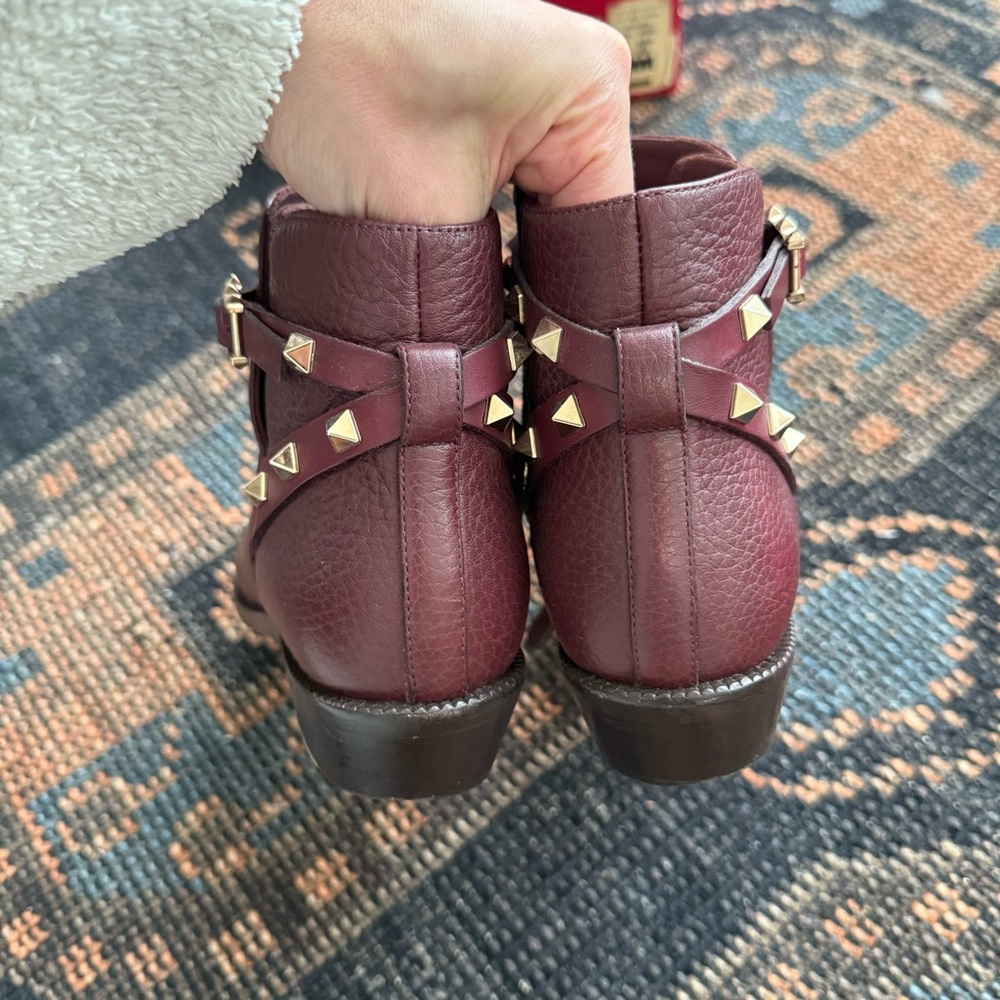 Valentino Garavani Burgundy Heeled Boots - Picture 10 of 15